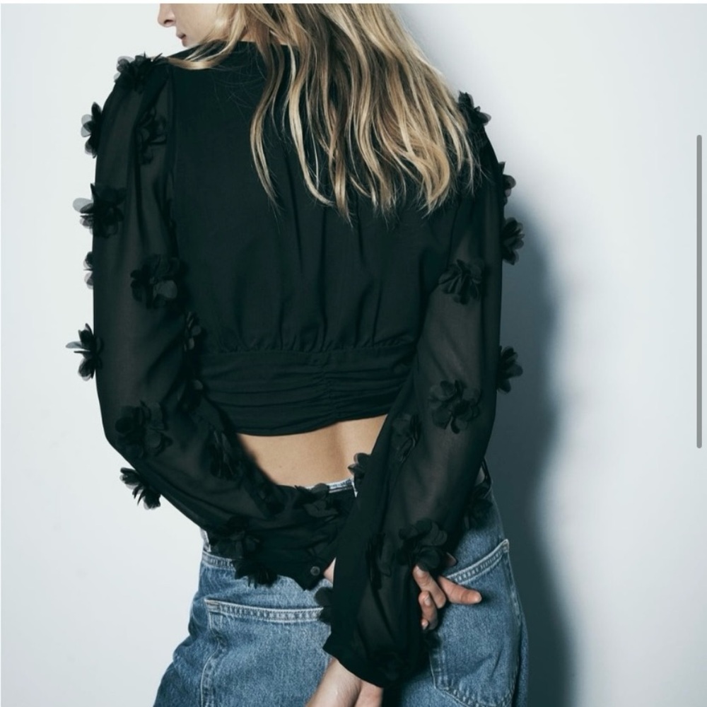 Zara textured floral cropped top. - Picture 5 of 8